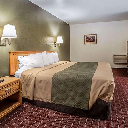 Rodeway Inn Hurricane - Zion National Park Area Dış mekan fotoğraf