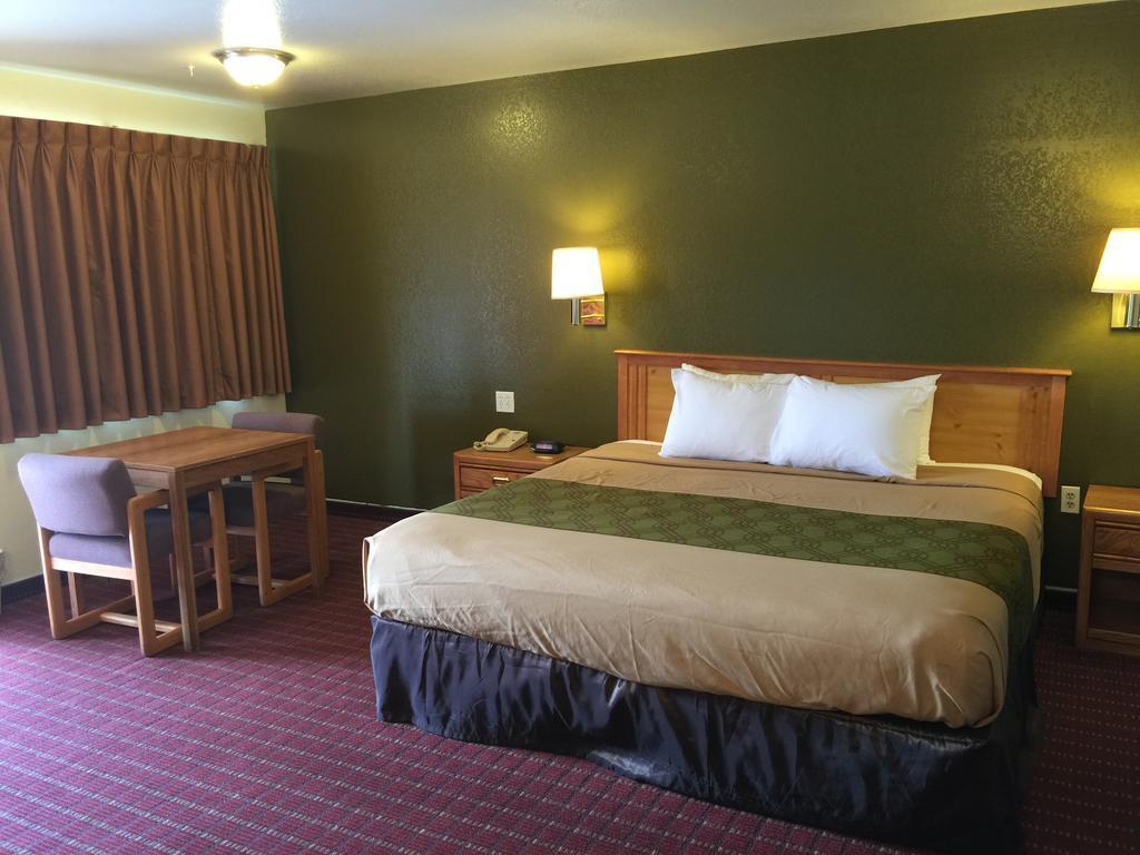 Rodeway Inn Hurricane - Zion National Park Area Dış mekan fotoğraf